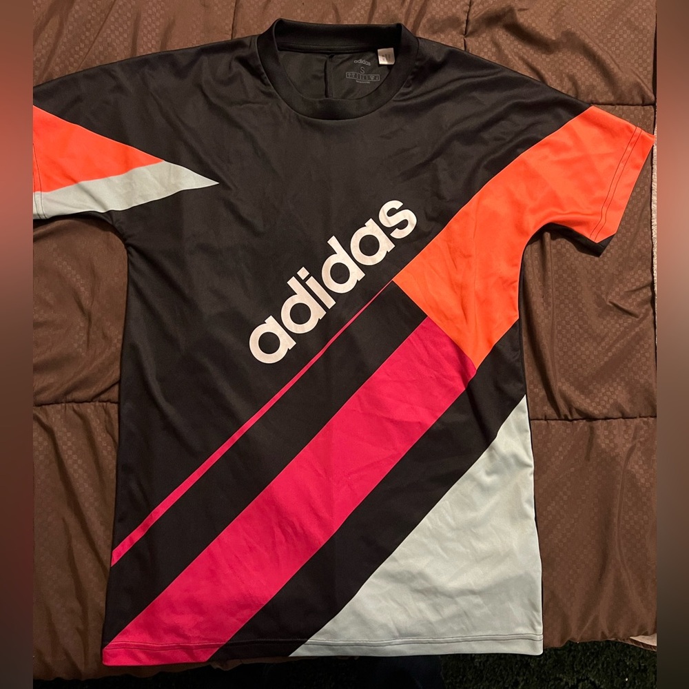 Men’s Small Adidas T-Shirt